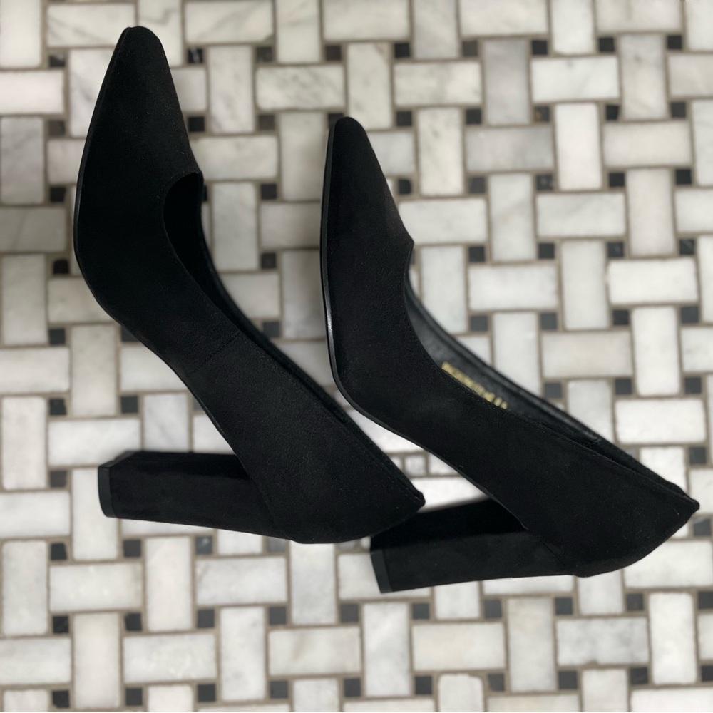 NWOT Black suede block heel pointed heels